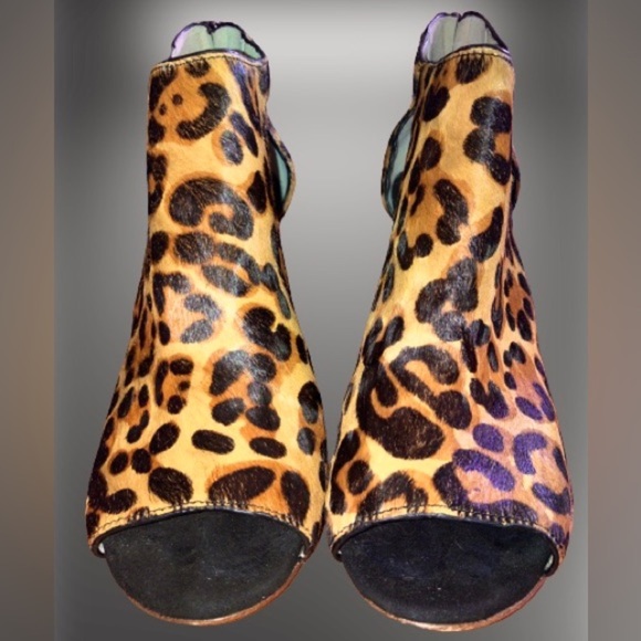 Boden “Cicely” leopard print cowhide/leather, high-heeled shoe wmns size 8/39 - Picture 3 of 7